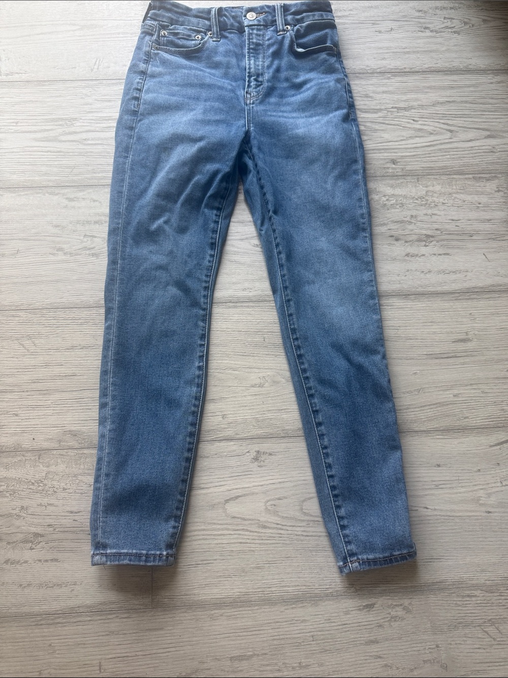 American Eagle Outfitters High-Rise Slim Jeans in Medium Blue Wash